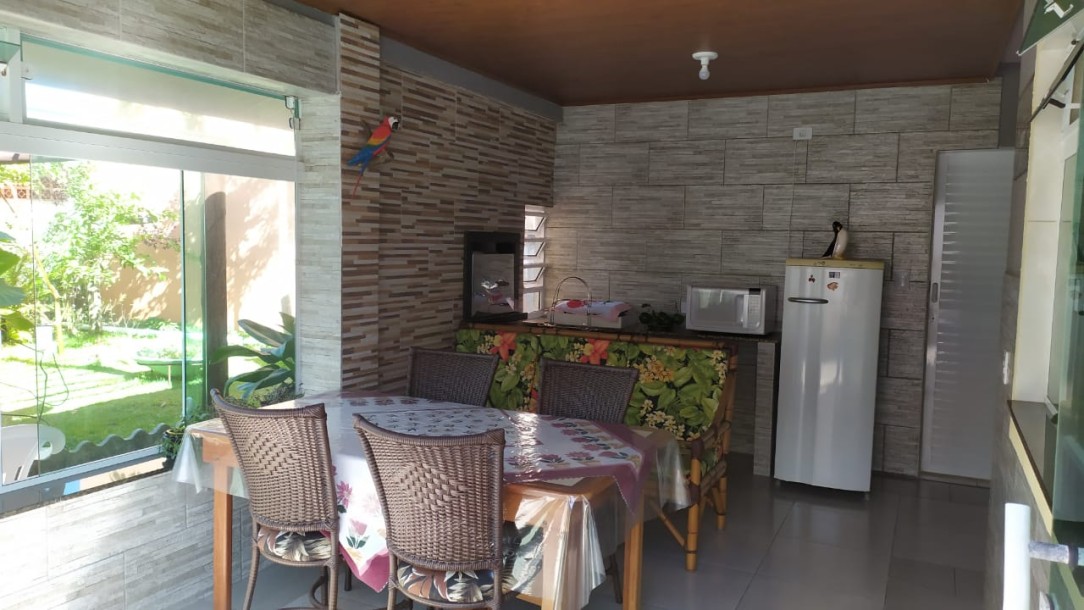 vende casa em Matinhos-14