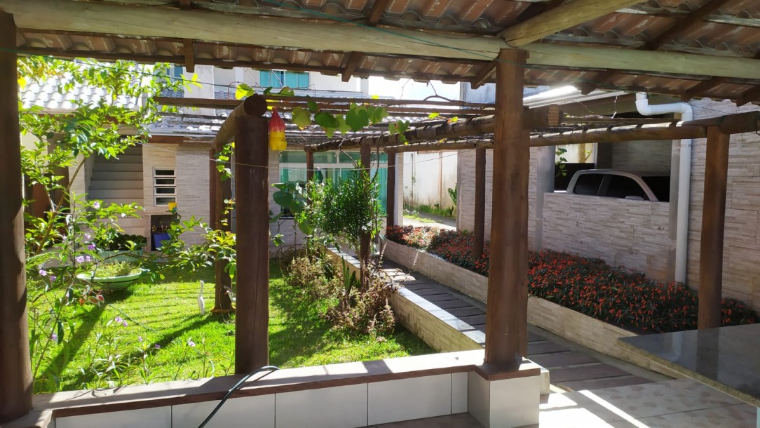 vende casa em Matinhos-18